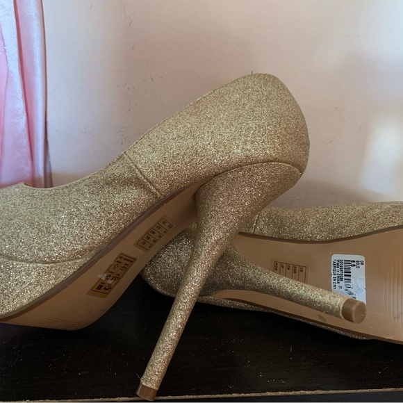 Forever 21 super high heels with gold glitter - Picture 2 of 5